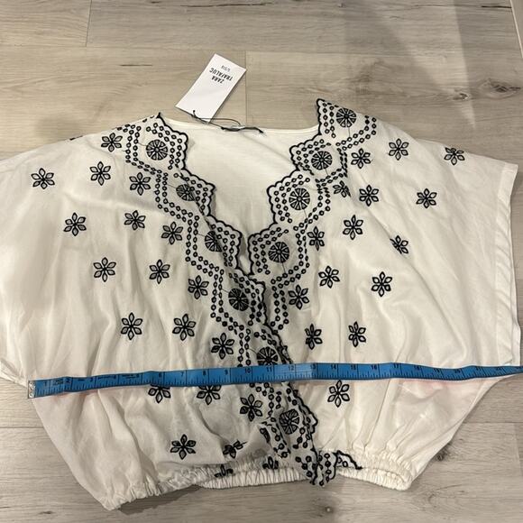 Zara NWT Oversized Embroidered Top with elastic bottom. - Picture 6 of 7